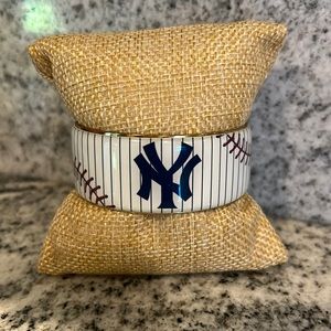 New York Yankees- Major League Baseball Cuff Bracelet